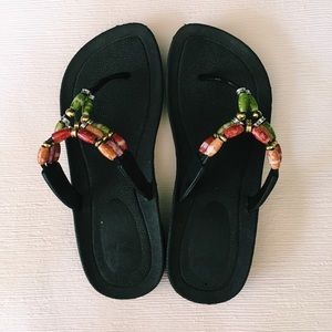 flip flops/ sandals